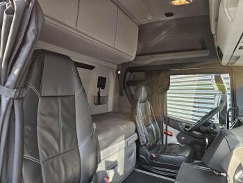 R580 / V8 6X2 / RETARDER / FULL AIR